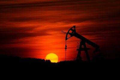 Giá dầu thô Brent giảm sau khi tăng lên hơn 70 USD/thùng