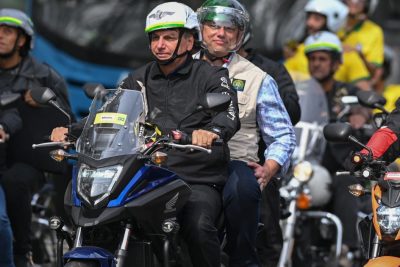 Tổng thống Jair Bolsonaro là người đi đầu trong việc phản đối các biện pháp giãn cách xã hội.
