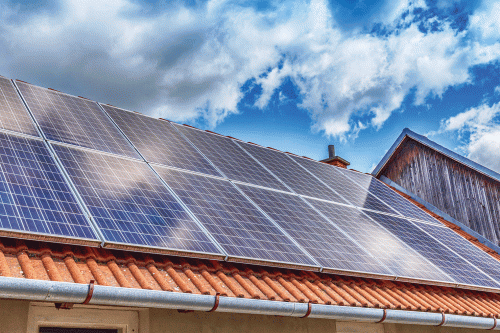 Điện mặt trời mái nhà đang phát triển ồ ạt trong vài năm gần đây.