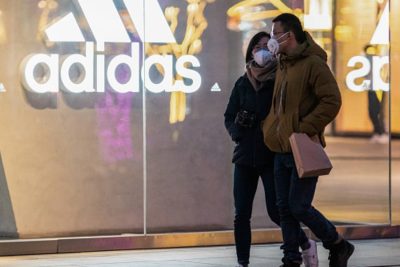 Doanh số của Adidas ở Trung Quốc giảm 16% trong quý II.