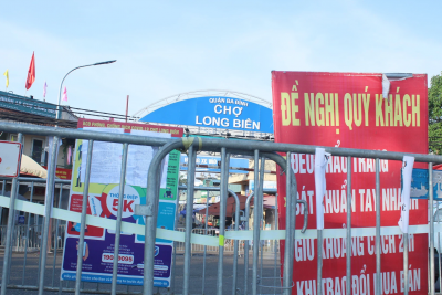 Chợ Long Biên là một trong 20 chợ ở Hà Nội phải đóng cửa.