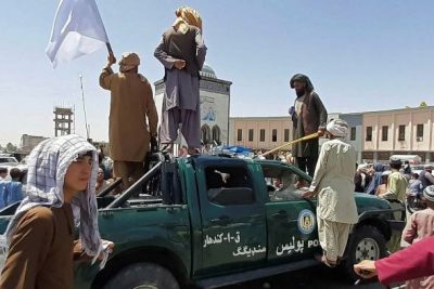 Quân Taliban chiếm thành phố Kandahar vào thứ Sáu.