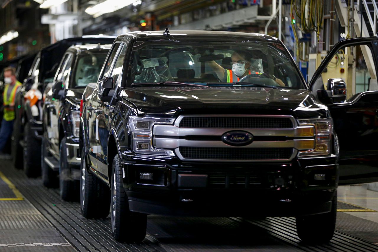 Ford và GM ưu tiên nguồn cung chip cho các mẫu xe bán tải và SUV.