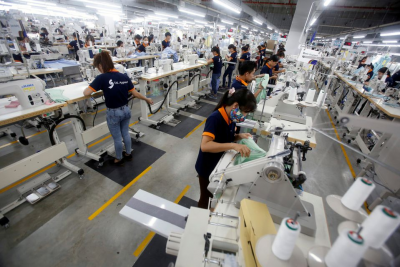 Nhiều nhà máy sản xuất quần áo và giày dép ở Việt Nam phải đóng cửa trong quý III.