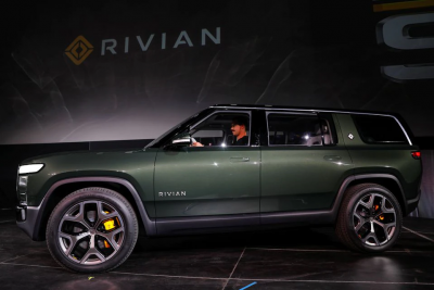 Rivian giới thiệu xe SUV điện R1S tại triển lãm ô tô Los Angeles năm 2018.