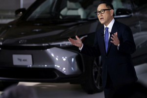 Nhãn hiệu Lexus sẽ đi đầu trong quá trình điện hóa của Toyota, theo chủ tịch Akio Toyoda.