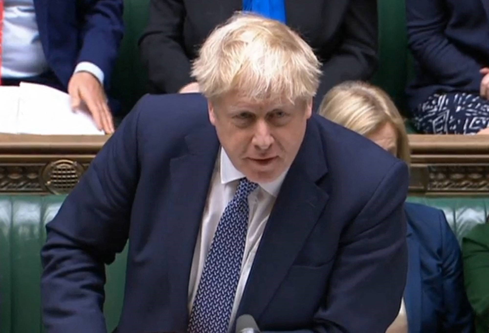 Thủ tướng Anh Boris Johnson đang đối mặt với lời kêu gọi từ chức từ một số thành viên Quốc hội.