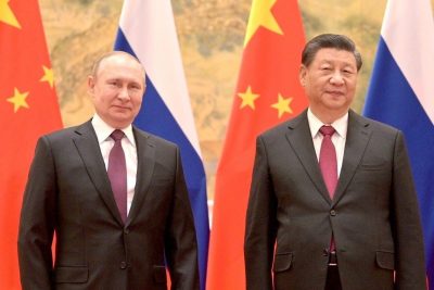 Chủ tịch Trung Quốc Tập Cận Bình (phải) và Tổng thống Nga Vladimir Putin từng tuyên bố mối quan hệ hợp tác giữa 2 nước "không có giới hạn".