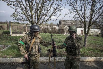 Lính biên phòng Ukraine ở Krasnohorivka ngày 19/4. Nguồn: WSJ.