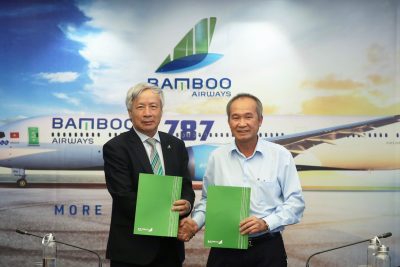 Ông Dương Công Minh (phải) trở thành cố vấn cấp cao cho HĐQT của Bamboo Airways.