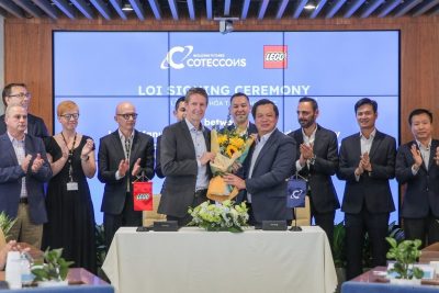 Lego và Coteccons ký kết hợp tác xây dựng nhà máy đầu tiên của Lego tại Việt Nam.