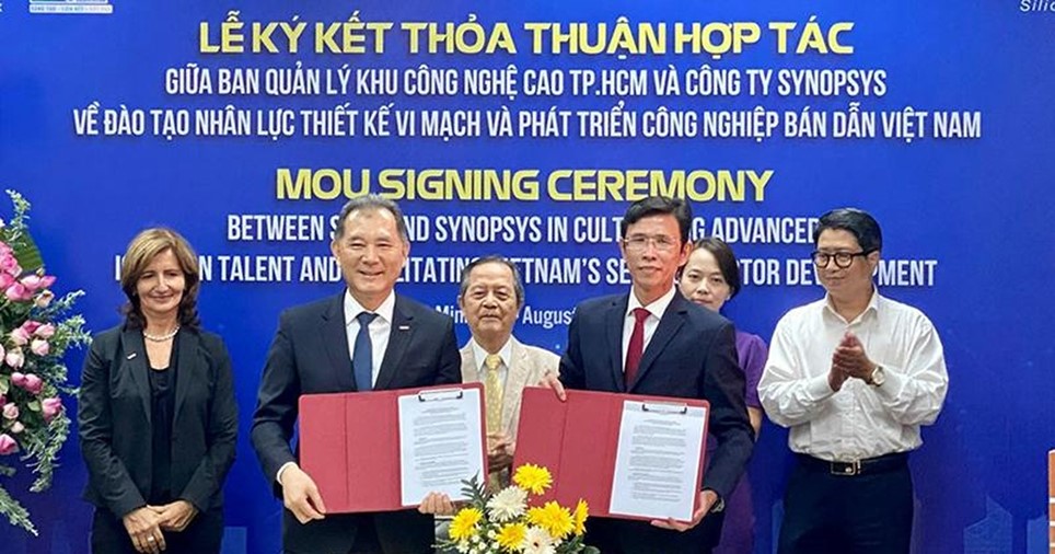 Synopsys ký kết thỏa thuận hợp tác với Khu công nghệ cao TP HCM ngày 26/8.
