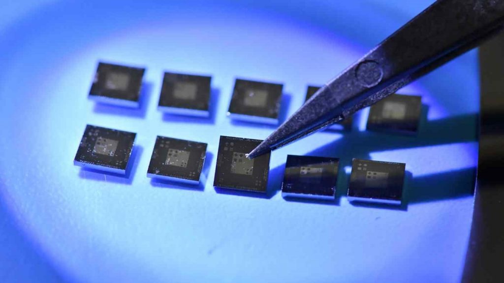 Thị trường chip rơi vào tình trạng dư cung.