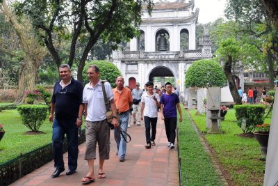 Việt Nam mới đón 1,8 triệu lượt khách nước ngoài trong 9 tháng, bằng 36% so với mục tiêu năm nay.