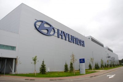 Hyundai sản xuất khoảng 200.000 xe mỗi năm ở Nga, tương đương khoảng 4% tổng công suất toàn cầu của hãng.