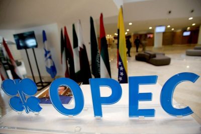 Kinh tế toàn cầu chậm lại ảnh hưởng đến nhu cầu dầu và làm giảm giá dầu, khiến OPEC+ cân nhắc các biện pháp để hỗ trợ giá.