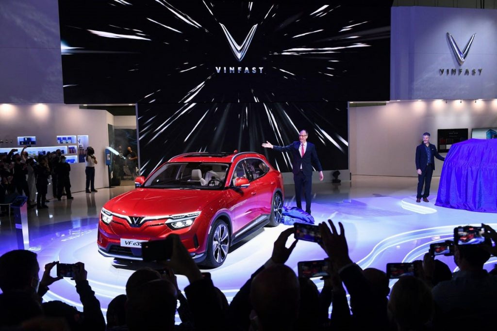VinFast dừng sản xuất ô tô chạy xăng trong năm nay và trở thành một nhà sản xuất ô tô thuần điện.