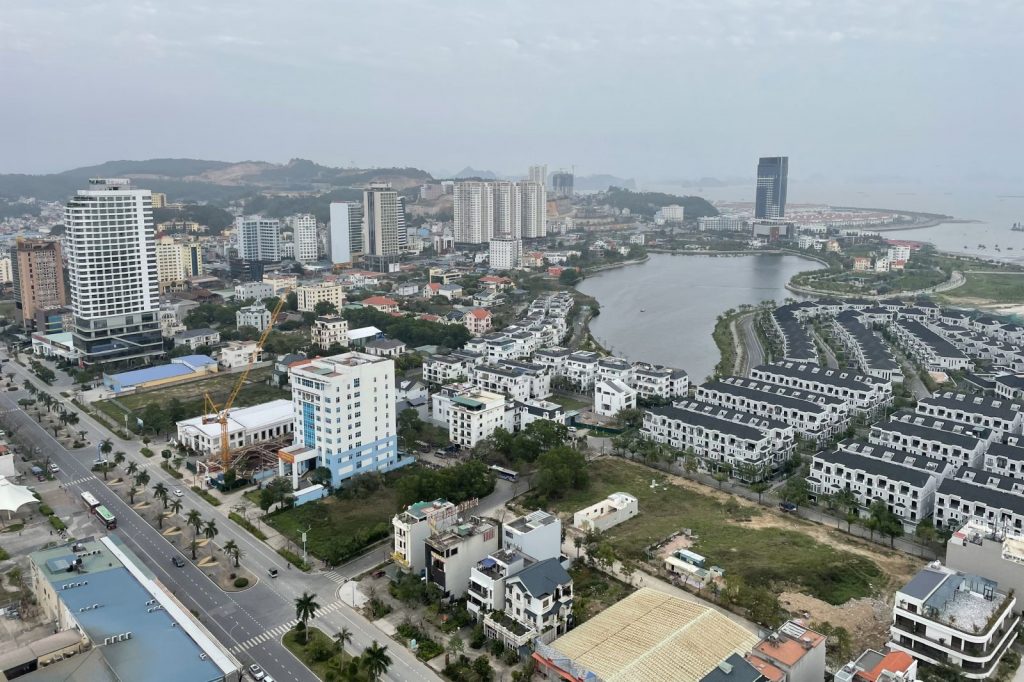 Nghị định 08 của Chính phủ cho phép các doanh nghiệp bất động sản giãn nợ trái phiếu 2 năm hoặc thanh toán trái phiếu bằng sản phẩm.