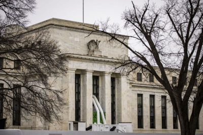 Fed có thể buộc phải chọn ưu tiên hàng đầu của mình: lạm phát hay ổn định tài chính.