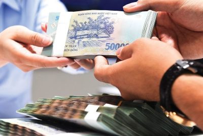 Các ngân hàng liên tục giảm lãi suất huy động trong những tháng gần đây.