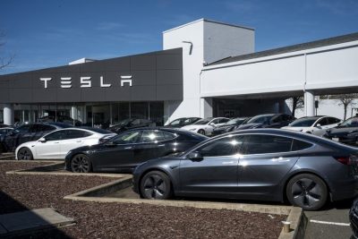CEO Elon Musk cho biết việc giảm giá thúc đẩy sự quan tâm của người mua.