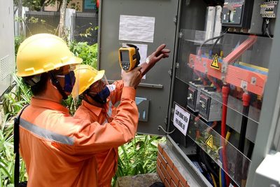 Giá điện bình quân có thể tăng từ 1.864,44 đồng/kWh lên 1.920,37 đồng/kWh sau kỳ nghỉ lễ.