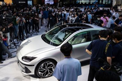 Hyundai Ioniq 6 ra mắt tại triển lãm ô tô năm 2022 ở Busan.