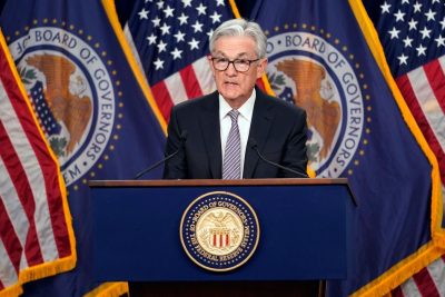 Ông Powell nói rằng các dữ liệu kinh tế phải mạnh hơn dự kiến để Fed tiếp tục tăng lãi suất.