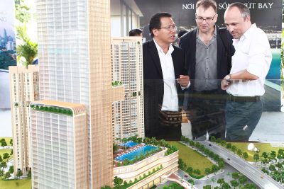 Những nhà đầu tư nước ngoài có tiềm lực tài chính lớn đang tìm kiến những thương vụ M&A để tham gia thị trường bất động sản Việt Nam.