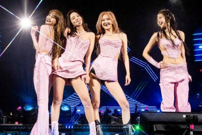 Văn hóa Hàn Quốc như K-pop và phim truyền hình Hàn Quốc rất được ưa chuộng ở Việt Nam.