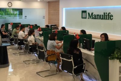 Manulife rơi xuống thứ 3 về doanh thu phí bảo hiểm khai thác mới trong 6 tháng đầu năm 2023, từ vị trí thứ nhất cùng kỳ năm ngoái.