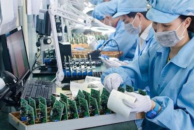 Các hãng máy tính chọn Việt Nam làm nơi sản xuất vì lợi ích về địa lý và lao động.