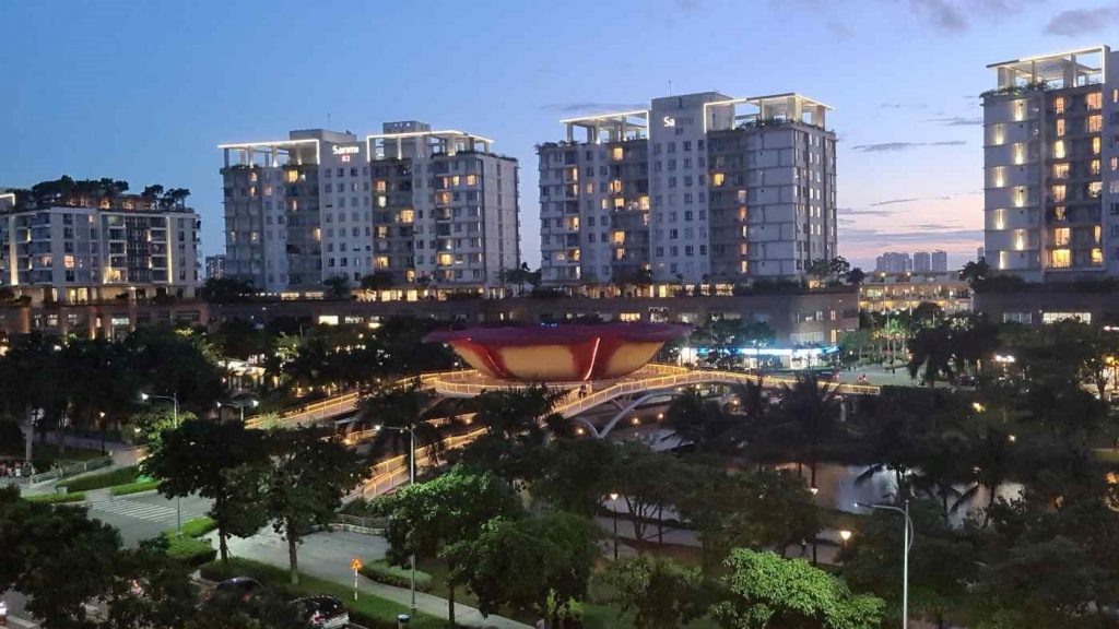 Giá và nguồn cung nhà cao cấp mới ở TP HCM đang giảm.