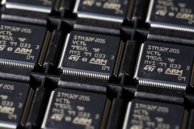 Arm thống trị thị trường điện thoại thông minh và đang tìm cách xâm nhập vào những lĩnh vực khác như mạng máy tính, điện toán đám mây và ô tô.