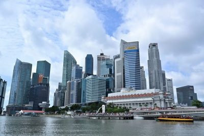 Singapore là thành phố đắt đỏ nhất thế giới lần thứ 9 trong 11 năm qua.