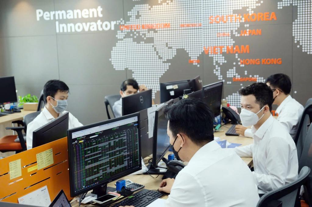 Thu hút vốn, nhất là vốn từ nhà đầu tư nước ngoài, là yếu tố quan trọng để nền kinh tế có thêm động lực tăng trưởng. Ảnh: B.Mai/ Tuổi Trẻ.