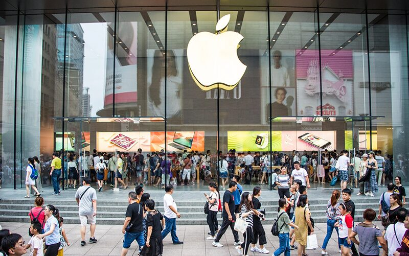 Một cửa hàng Apple ở Thượng Hải. Ảnh: Madeleine Jettro/Al/The Telegraph. Một cửa hàng Apple ở Thượng Hải. Ảnh: Madeleine Jettro/Al/The Telegraph.