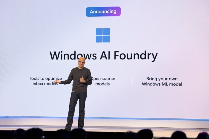 Microsoft chưa chấp thuận việc OpenAI chuyển đổi thành doanh nghiệp vì lợi nhuận vì muốn có tỷ lệ sở hữu cao hơn tại OpenAI sau khi chuyển đổi. Ảnh: Jason Redmond/AFP/Getty Images/WSJ. Microsoft chưa chấp thuận việc OpenAI chuyển đổi thành doanh nghiệp vì lợi nhuận vì muốn có tỷ lệ sở hữu cao hơn tại OpenAI sau khi chuyển đổi. Ảnh: Jason Redmond/AFP/Getty Images/WSJ.